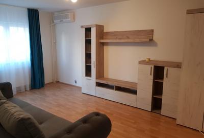 Inchiriere apartament  Veteranilor 2 doua camere decomandat