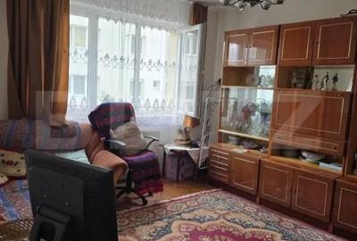 Apartament cu 3 camere decomandat în Soarelui