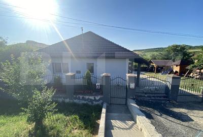 Casa familiala in suprafata de 196 mp in localitatea Popeni - 1