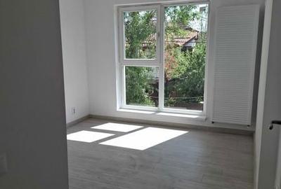 Apartament cu 3 camere decomandat în Lujerului - 3
