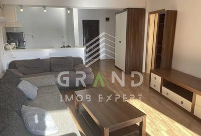Apartament cu 2 camere semidecomandat, mobilat în Central