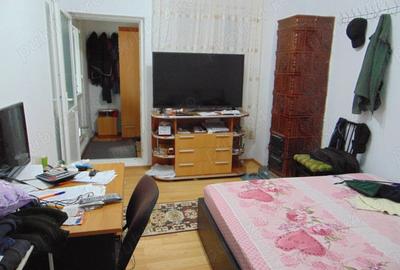 Spațiu comercial, de 262 mp, în Central - 4