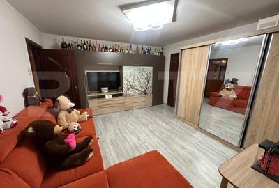Apartament 2 camere, parter, zona Rovine- Scoala Nr. 39 - 1