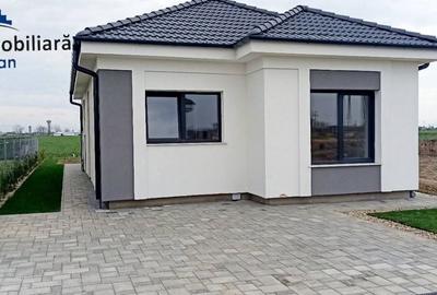 Casă cu 4 camere decomandat cu Teren 300 Mp în Odoreu - 2