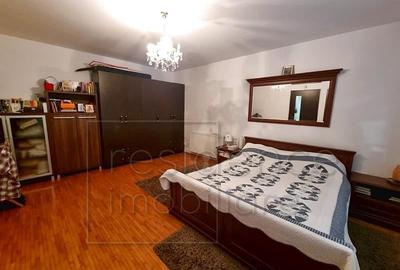 Apartament spatios cu 3 camere, Andrei Muresanu, zona Piata - 4