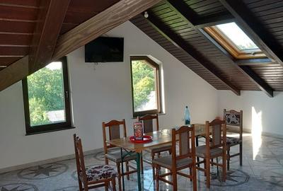 Casă cu 4 camere în Central - 1