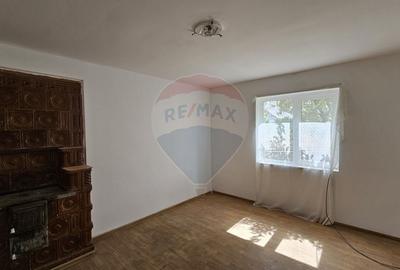 Casă  cu 3 camere, teren intravilan de 1300mp în Ipotești Tișăuți, SV - 14