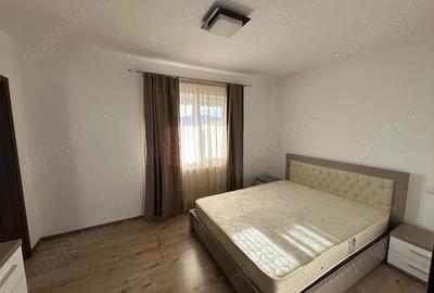 Apartament cu 3 camere decomandat în Independenței