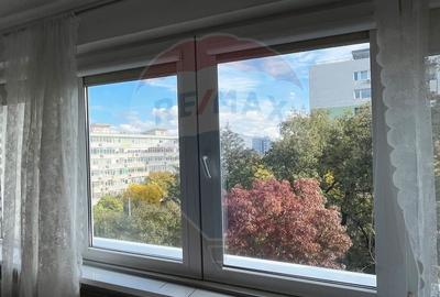 Vanzare apartament spatios,  3 camere - Metrou 1Mai - 26