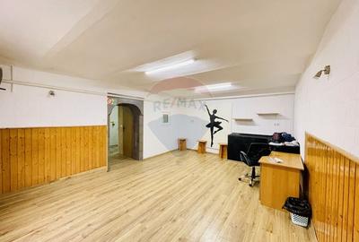 Spațiu comercial, de 42 mp, în Central - 1