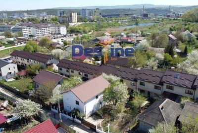Casă individuală cu 5 camere în Valea Adâncă
