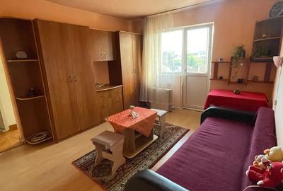 Vand apartament cu 2 camere - zona Gojdu - 1