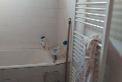 Vând apartament cu 3 camere - 3