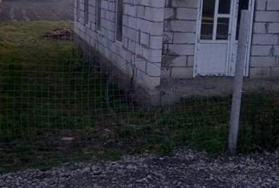 Casă cu 3 camere în Domnești