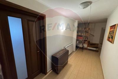 Casă cu 6 camere cu Teren 1263 Mp în Dărmănești - 7