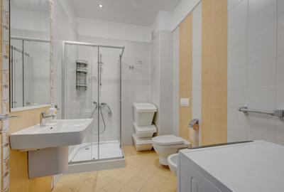 Space, light, and comfort for your family. FIRST RENTAL,close to British School - 20