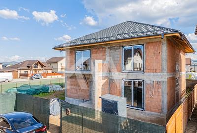 Casa de vanzare la rosu in Cartier  Izvor, - la doar 5 Km de Brasov - 2