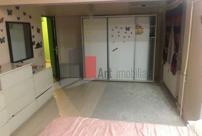 Apartament de 2 camere transformat din 3,  Drumul Taberei - 17