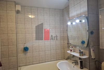 Apartament cu 3 camere semidecomandat, mobilat în Sălăjan - 9