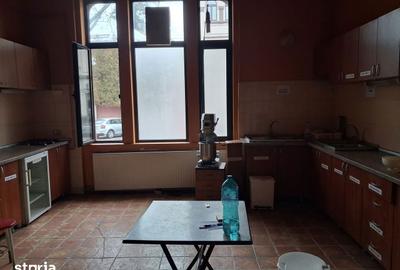 Spațiu comercial, de 68 mp, în Central - 1