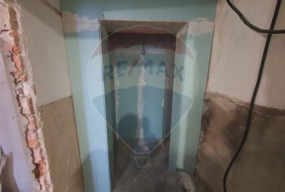 Apartament cu 2 camere de vanzare - Comanesti - 3