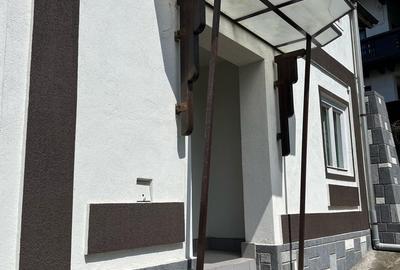 Casă cu Teren 300 Mp în Central - 1