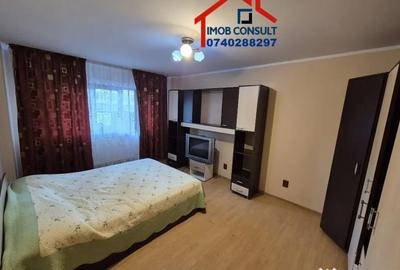Apartament cu 2 camere decomandat în Republicii - 2