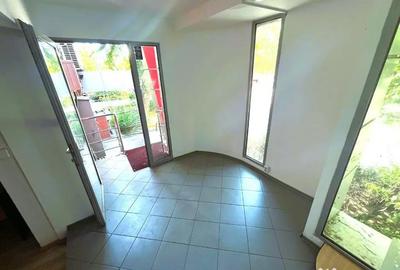 Spațiu comercial, de 58 mp, în Central - 4