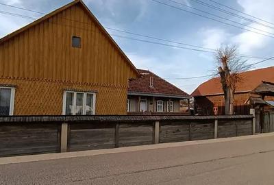 Casă cu 5 camere cu Teren 3500 Mp în Arbore - 2