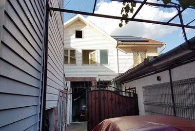 Casă în Central - 1