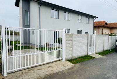 Casă cu 4 camere cu Teren 250 Mp în Domnești - 1