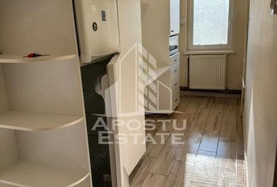 Apartament la etaj intermediar, centrala proprie, Mircea cel Batran - 1