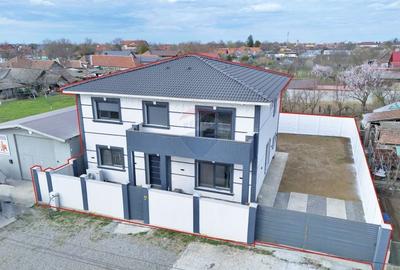 Casă cu 5 camere cu Teren 382 Mp în Zimandcuz - 1