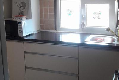 Apartament cu 3 camere semidecomandat în Central - 1