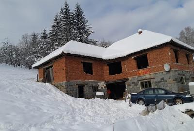 Casă cu 4 camere în Luncșoara - 2