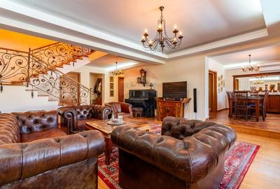 Casă / Vilă in Corbeanca, pe strada Laguna Albastra, langa lac - 1