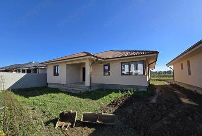 Casă cu 4 camere cu Canalizare în Central - 15