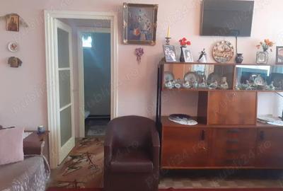 Vanzare Apartament 2 cam. cf.1 semidec. etajul 4 din 4, mobilat pe Bld. Iindependentei - CEC - 2
