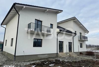 Casă cu 4 camere cu Teren 257 Mp în Șelimbăr - 2