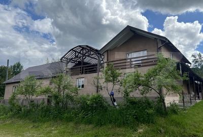 Casa 5 camere +29 ari teren la 30km de Bistrita