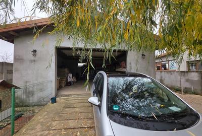 Vila cu 4 .camere 3. bai --249 mp utili - teren 881mp - 7