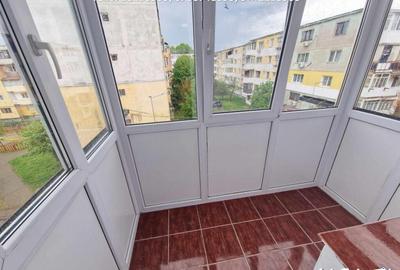 Inchiriere apartament 4 camere, situat in Targu Jiu, Str. - 14