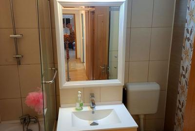 Apartament cu 2 camere decomandat, mobilat în Trivale
