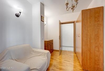 Apartament cu 2 camere decomandat în Titan