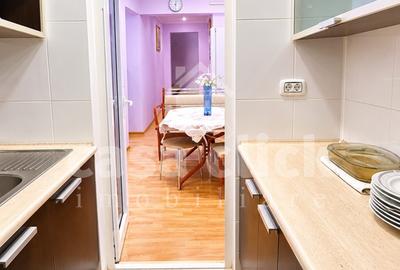 Apartament cu 3 camere decomandat în - 9