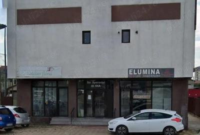 Spațiu comercial, de 50 mp, în Central - 9