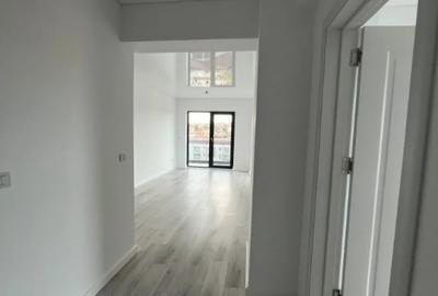 Apartament cu 7 camere decomandat în Nicolina - 4