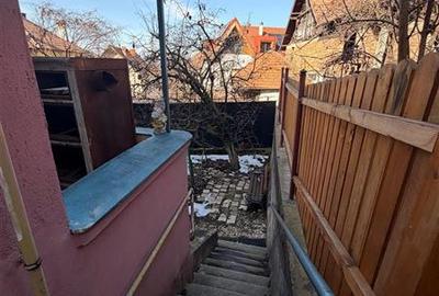 Apartament cu 4 camere semidecomandat, mobilat în Central - 23