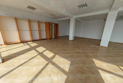 Spațiu comercial, de 125 mp, în Modelu - 9