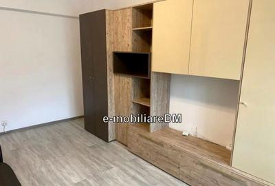 Apartament cu 2 camere decomandat în Nicolina